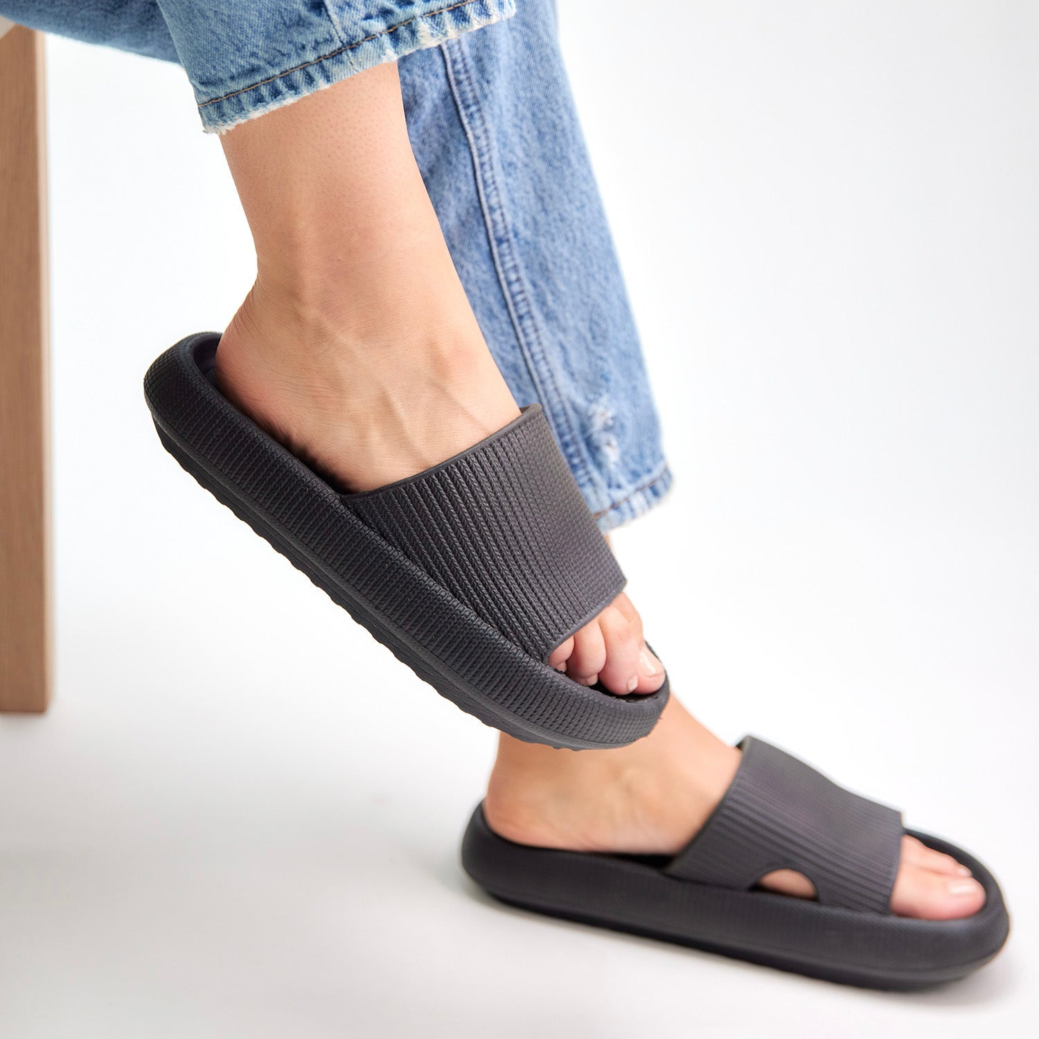 Comfy stylish black slide-ons